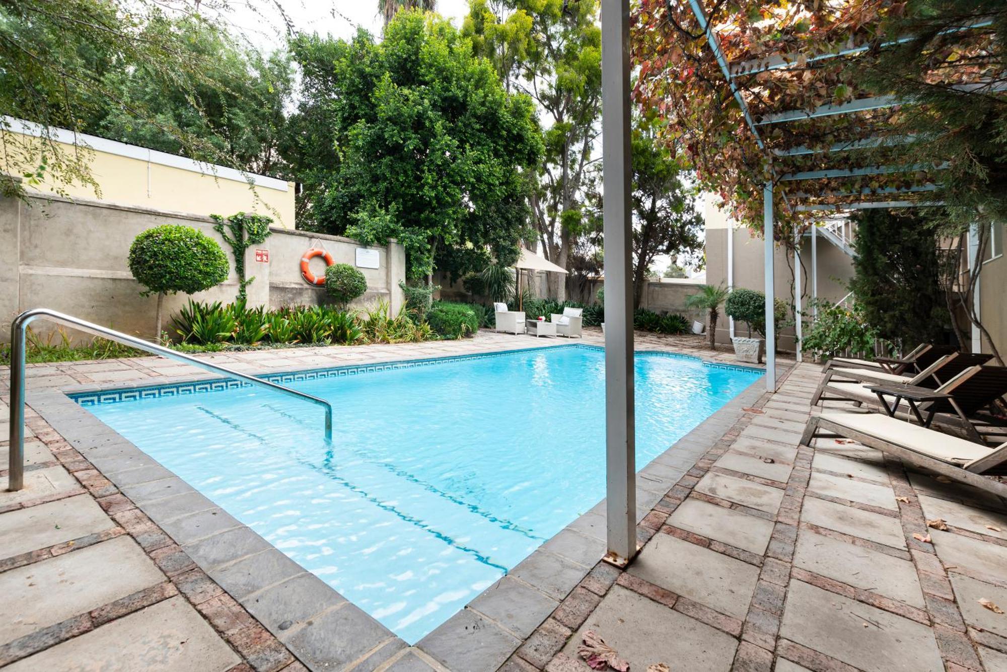 Queen'S Hotel By Bon Hotels Oudtshoorn Eksteriør billede