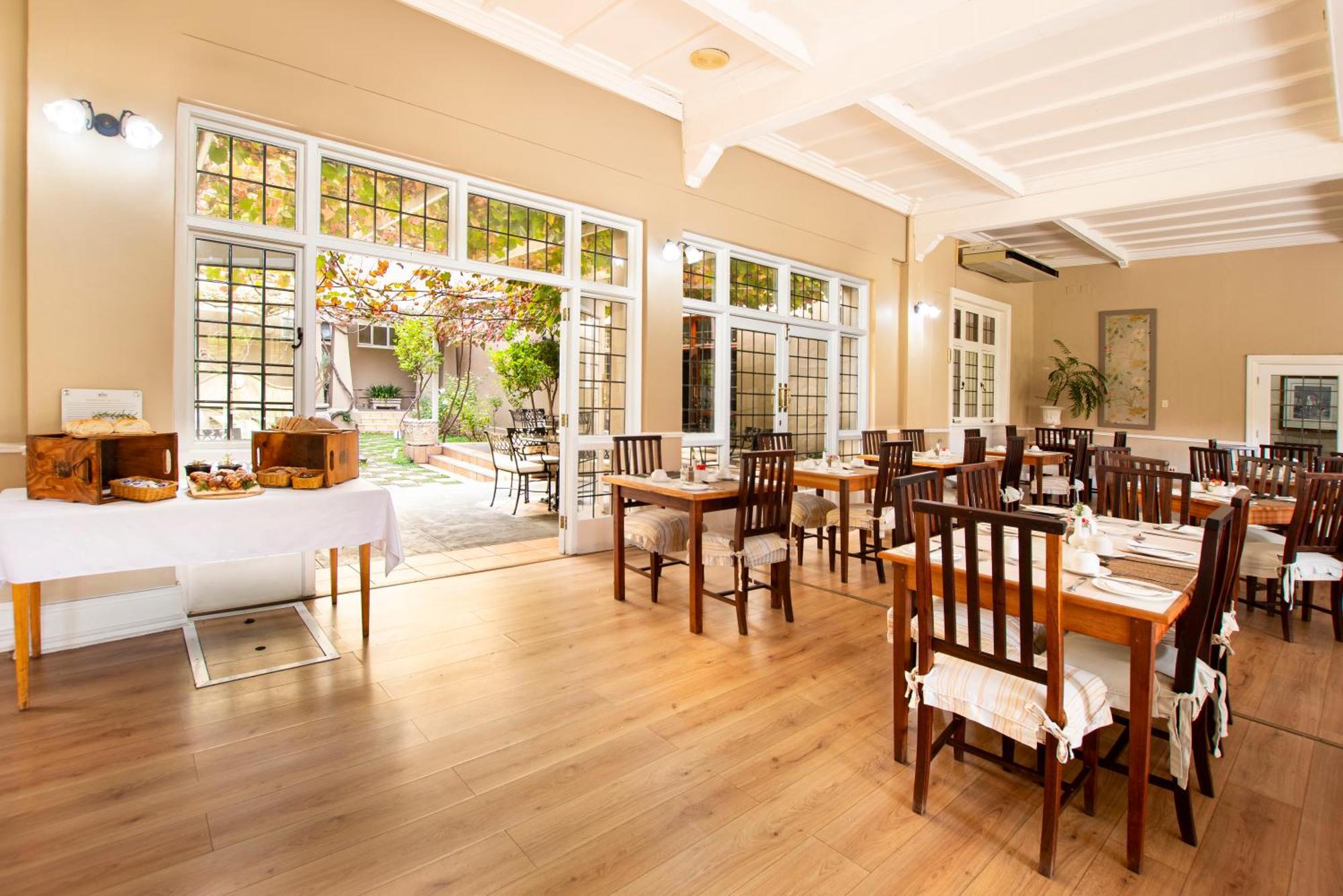 Queen'S Hotel By Bon Hotels Oudtshoorn Eksteriør billede