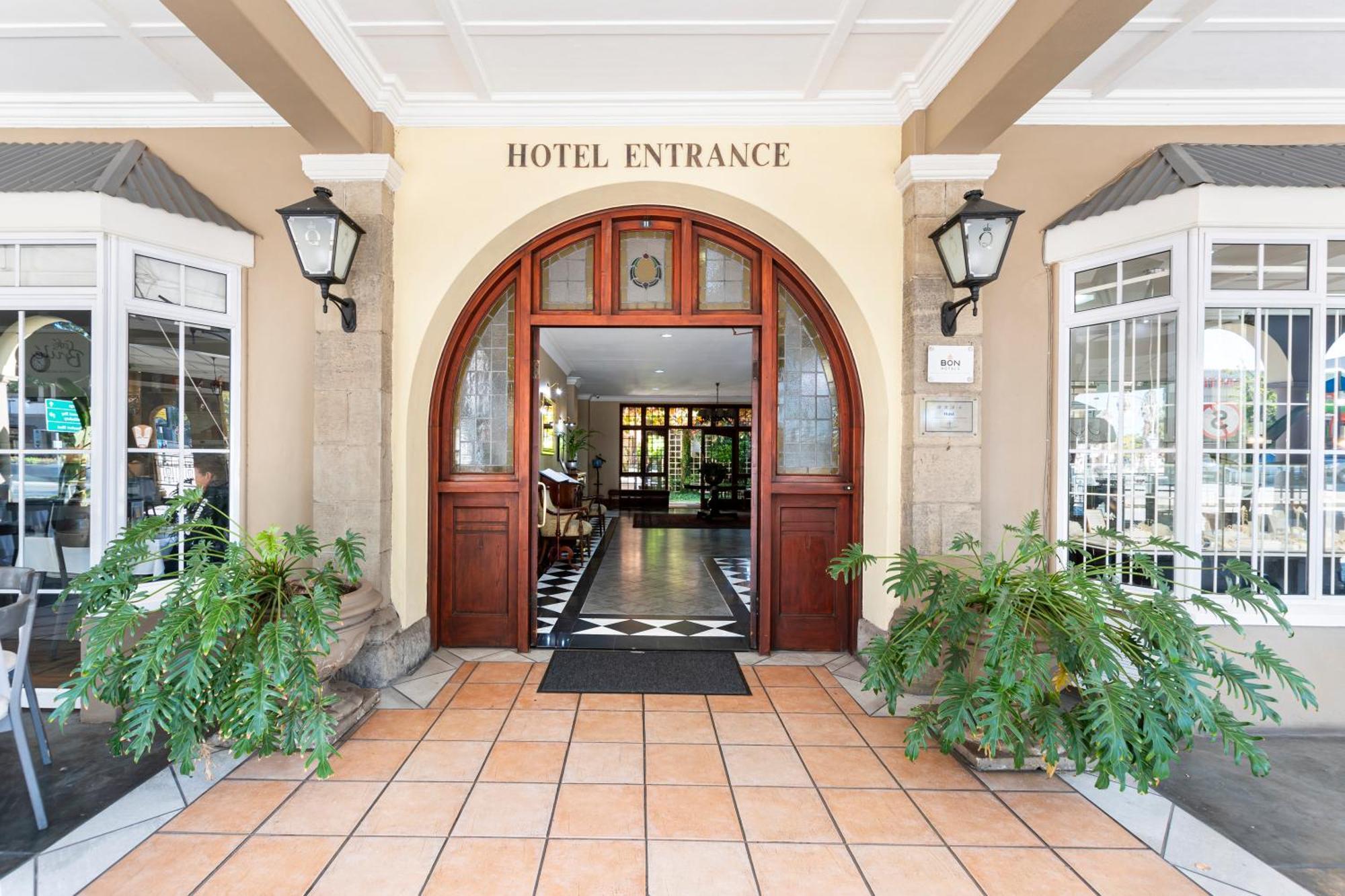 Queen'S Hotel By Bon Hotels Oudtshoorn Eksteriør billede