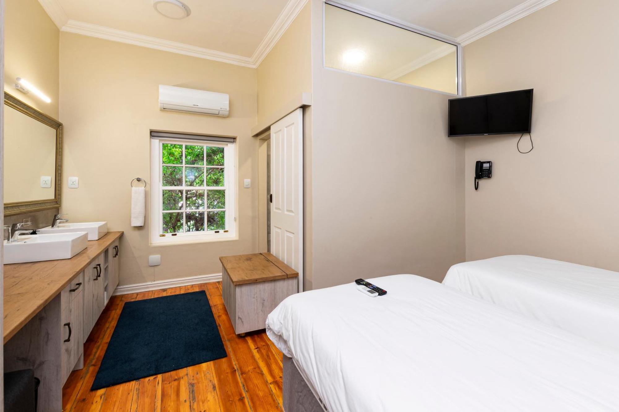 Queen'S Hotel By Bon Hotels Oudtshoorn Eksteriør billede