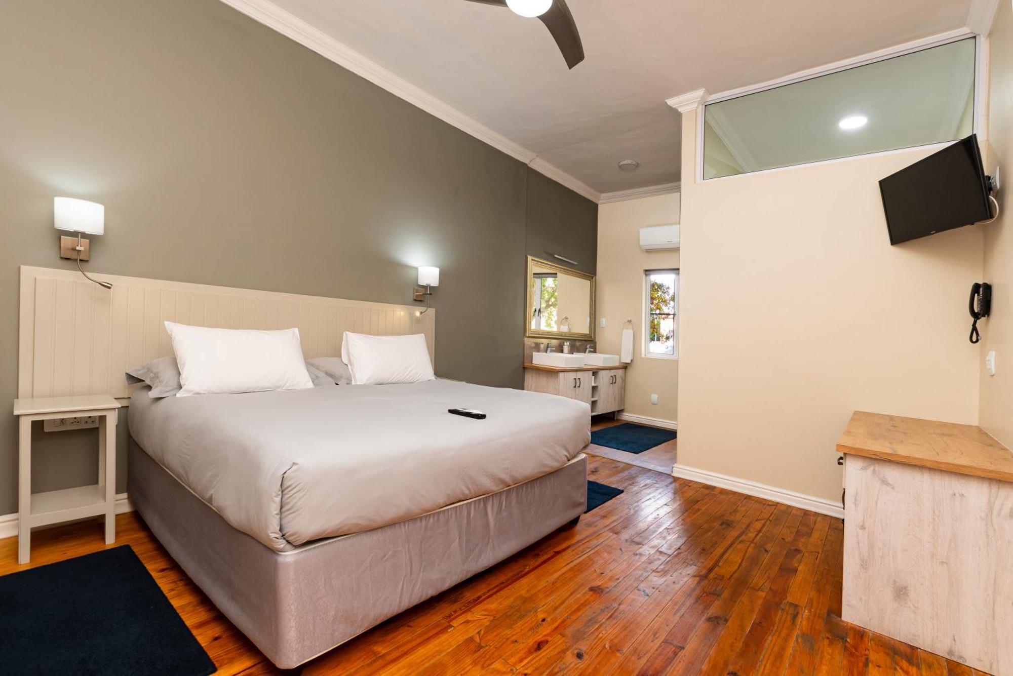 Queen'S Hotel By Bon Hotels Oudtshoorn Eksteriør billede