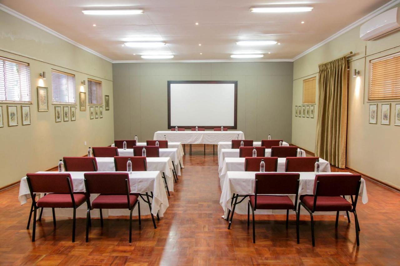 Queen'S Hotel By Bon Hotels Oudtshoorn Eksteriør billede